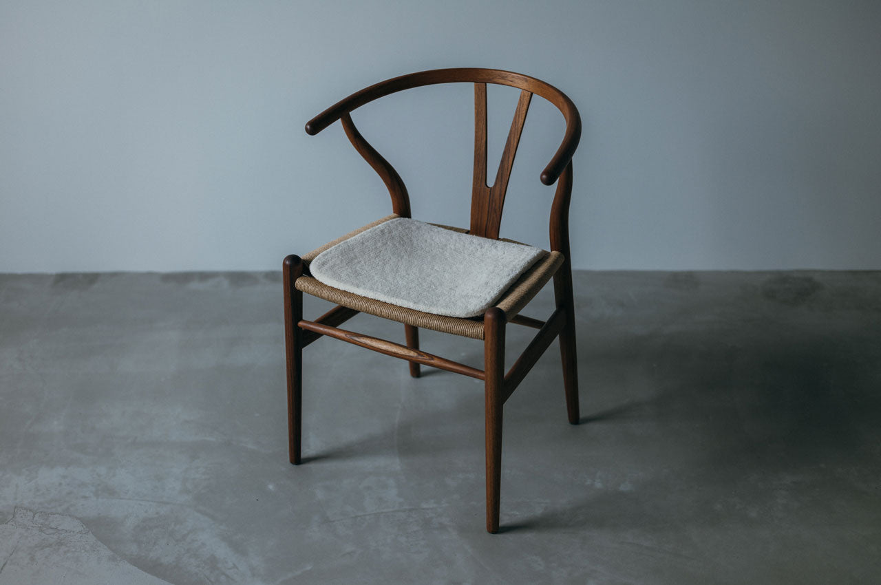 WOOL CHAIR PAD (SQUARE)